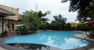 Langkah-Langkah dalam Pemasangan Batu Alam untuk Kolam Renang