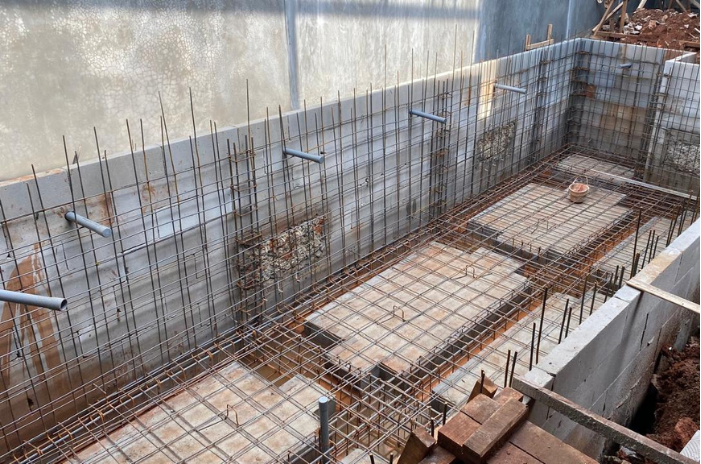 Kolam Renang Pak Arief di kediamannya di Kota Wisata Cibubur.