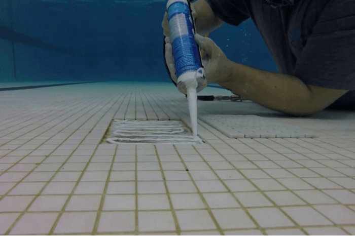 Ilustrasi aplikasi sealen untuk perbaikan kolam renang.