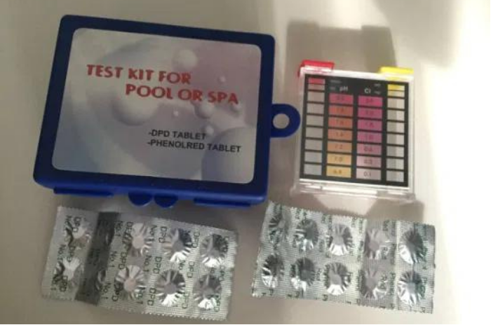 Ilustrasi kit pengujian DPD untuk kolam renang.