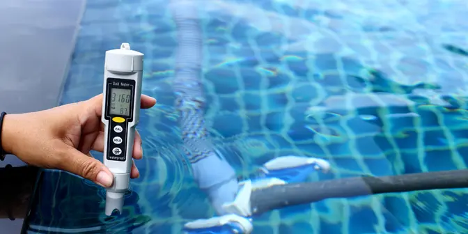 Pupuk Bisa Jadi Penyebab Pertumbuhan Ganggang di Kolam Renang