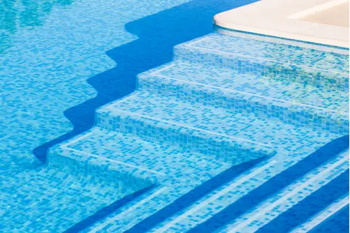 Membuat Kolam Renang yang Ramah Disabilitas