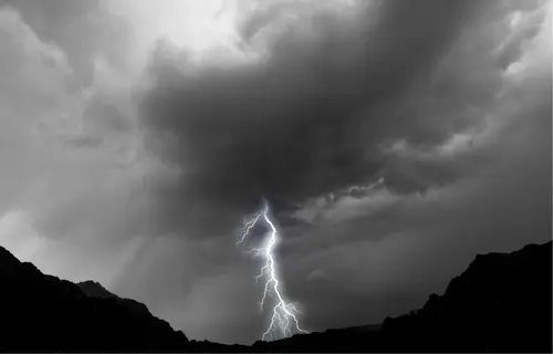 Deretan Manfaat Pemanas Kolam Renang Tenaga Surya