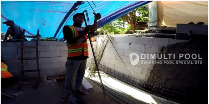 Mewah! Intip Proses Pembangunan Kolam Infinity Pool Ibu Pipi di Bogor