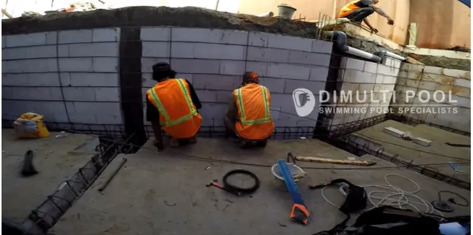 Kolam Renang Free Form Cantik di Cibubur, Ini Proses Pembuatannya