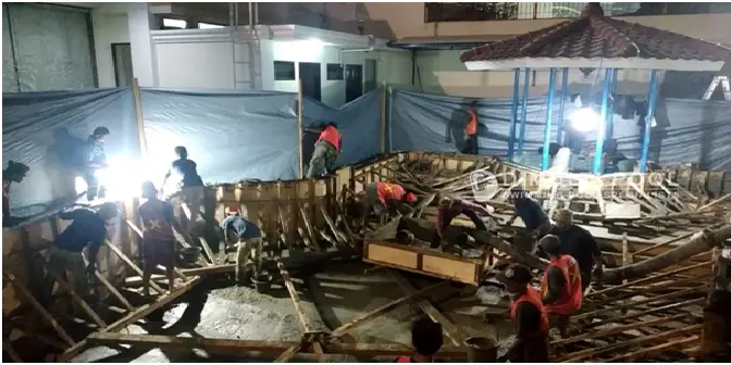 Proses Renovasi Kolam Renang Semi Overflow di Cileungsi