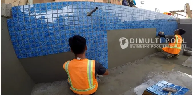 Kolam Renang Free Form Cantik di Cibubur, Ini Proses Pembuatannya