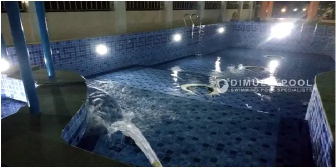 Proses Renovasi Kolam Renang Semi Overflow di Cileungsi