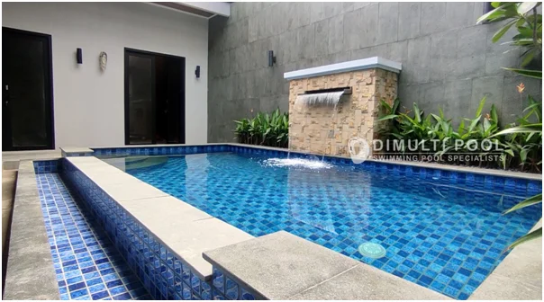Pembuatan Kolam Renang Semi Overflow di Jatimakmur: Ada Waterfall!
