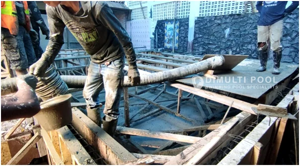 Intip Tahapan Membuat Kolam Arus Skimmer di Sukabumi