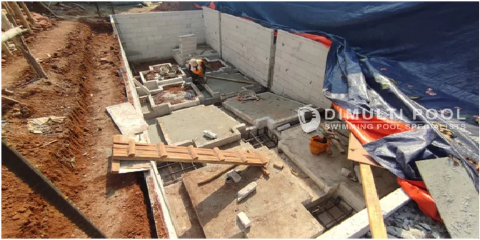 Kolam Renang Semi Overflow di Bekasi, Intip Proses Pembuatannya!