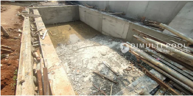 Kolam Renang Semi Overflow di Bekasi, Intip Proses Pembuatannya!