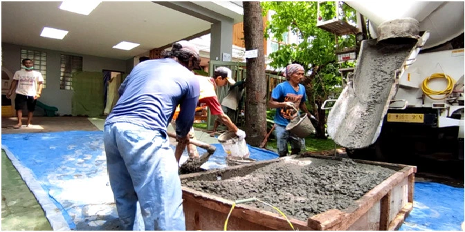 Begini Proses Pembangunan Kolam Renang Semi Overflow di BSD