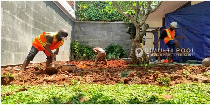 Begini Proses Pembangunan Kolam Renang Semi Overflow di BSD