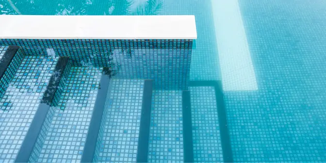Dua Alternatif Populer Tangga Kolam Renang Stainless Steel