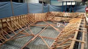 Salah satu tahapan pembuatan kolam renang yang dilakukan Dimulti Pool.