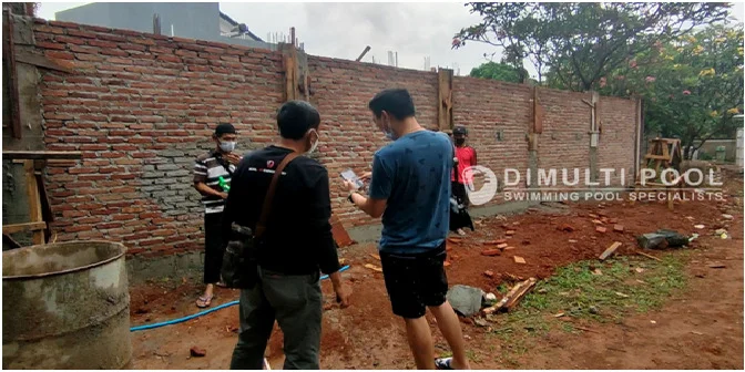 Kolam Renang Semi Overflow di Bekasi, Intip Proses Pembuatannya!