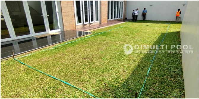 Begini Proses Pembuatan Kolam Renang Semi Overflow di Harjamukti