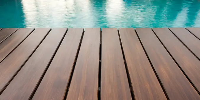 Decking Kolam Renang, Ini Segala Hal yang Perlu Dipahami