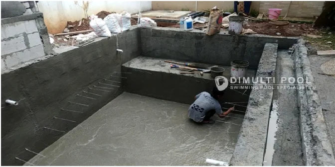 Begini Proses Renovasi Kolam Renang Semi Overflow di Jagakarsa