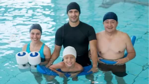 Ilustrasi pasien fisioterapi. Ini jenis pasien yang bisa gunakan kolam terapi.