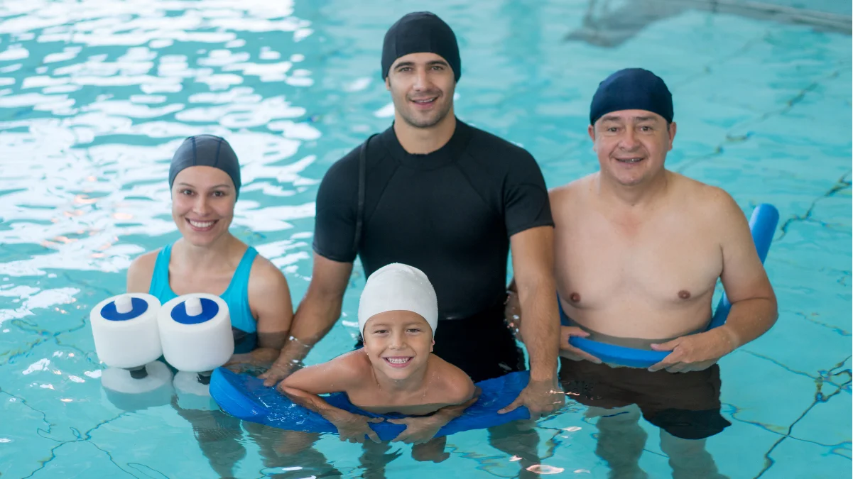 Ilustrasi pasien fisioterapi. Ini jenis pasien yang bisa gunakan kolam terapi.