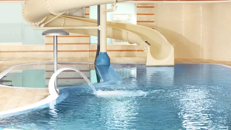 Ini cara menentukan ukuran kolam renang dengan perosotan.