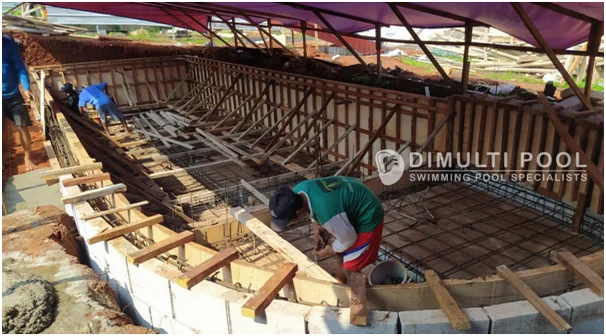 Pembuatan Kolam Renang Dewasa dan Anak Milik Bapak Andy di Bintaro