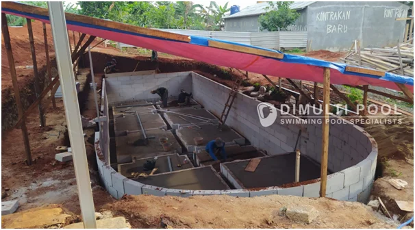 Pembuatan Kolam Renang Dewasa dan Anak Milik Bapak Andy di Bintaro