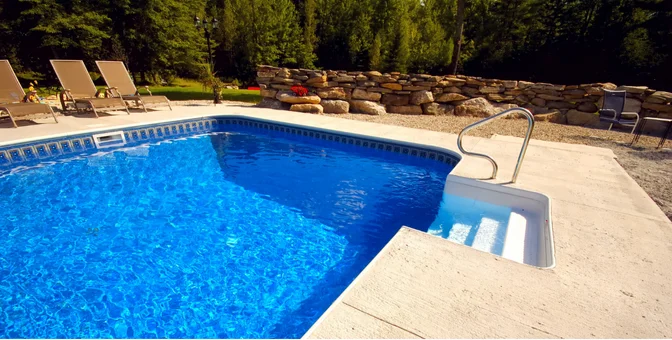 Tips Kolam Renang Lahan Sempit, Bikin Jadi Super Fungsional!