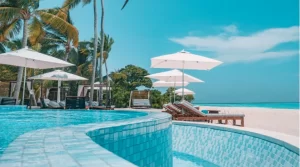 Ilustrasi kolam renang resort. Ini tips bisnis waterpark yang bisa anda ikuti.