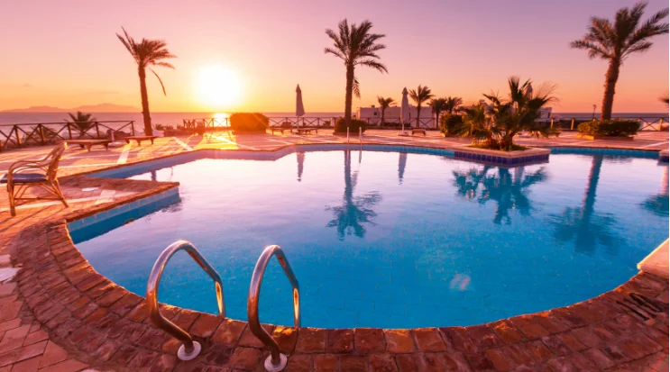 Ilustrasi kolam renang. Ini jenis kolam renang inground yang perlu anda tau.