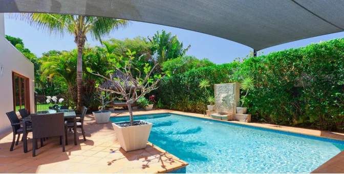 Tips Kolam Renang Lahan Sempit, Bikin Jadi Super Fungsional!