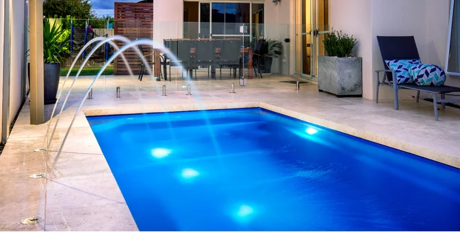 Tips Kolam Renang Lahan Sempit, Bikin Jadi Super Fungsional!