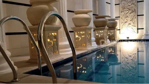 Pembuatan Kolam Renang Indoor oleh Dimulti Pool di Bekasi. Ini bahaya kelembaban di kolam renang indoor.