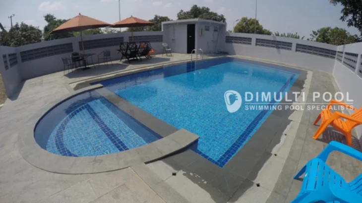 Membuat Kolam Renang Free Form, Perhatikan Semua Hal Ini
