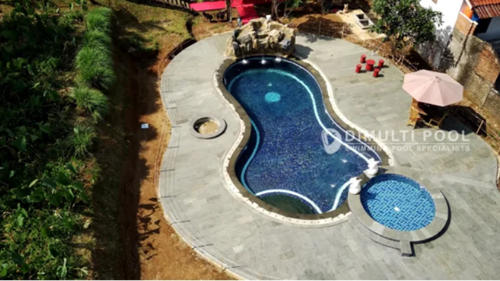 Membuat Kolam Renang Free Form, Perhatikan Semua Hal Ini