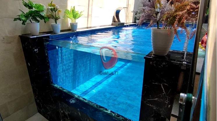 Kaca kolam renang. Begini membersihkan Kaca kolam renang yang benar.