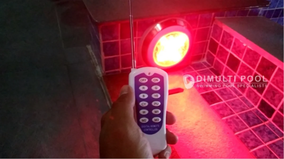 Lampu kolam renang. Ini penjelasan alasan mika lampu kolam renang bocor.