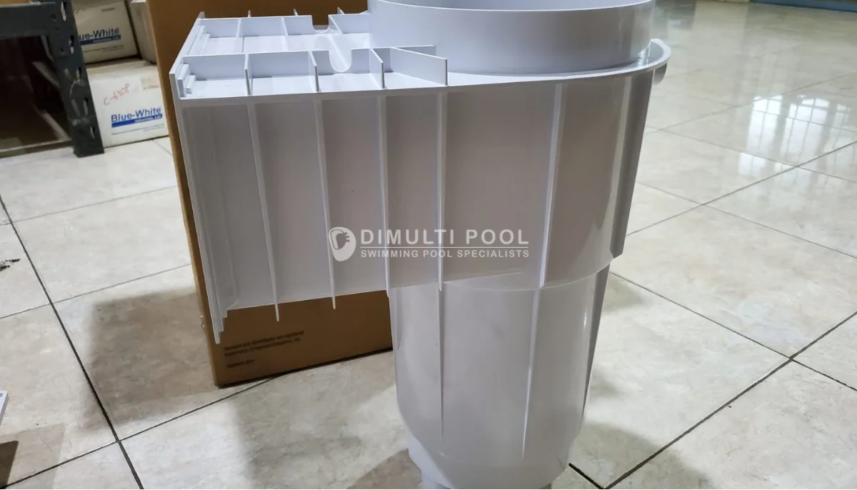 Skimmer box. Ini tips memilih skimmer box kolam renang.