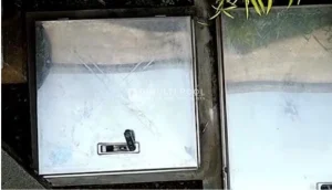 Tutup balancing tank. Ini cara membersihkan tutup balancing tank kolam renang berkarat.