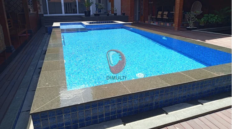 Air jernih setelah dilakukan treatment awal oleh Tim Dimulti Pool Treatment Awal Kolam Renang yang Menggunakan Air Gunung Ukuran 3 X 7 Meter