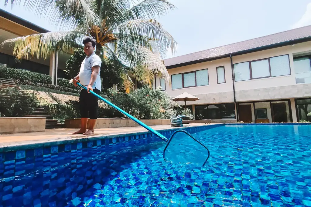 Mengenali Kunci Kolam Renang yang Sehat dan Jernih