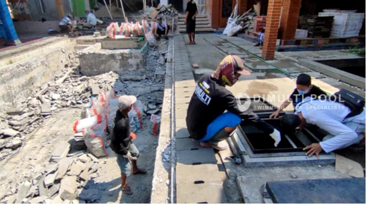 Progres jasa pembuatan kolam renang di Kediri. Intip prosesnya.