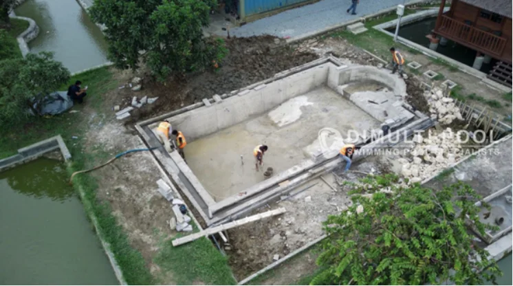 Progres jasa pembuatan kolam renang di Batu. Intip progresnya.