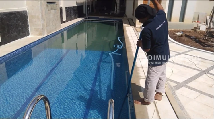 Progres jasa pembuatan kolam renang di Blitar. Ini rinciannya.