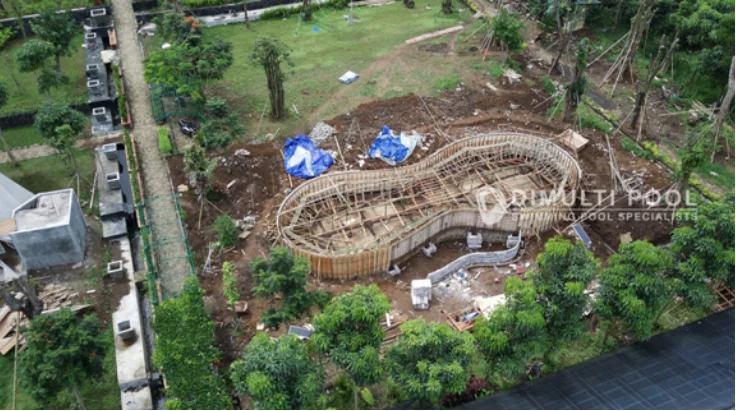 Progres jasa pembuatan kolam renang di Magetan. Ini prosesnya.